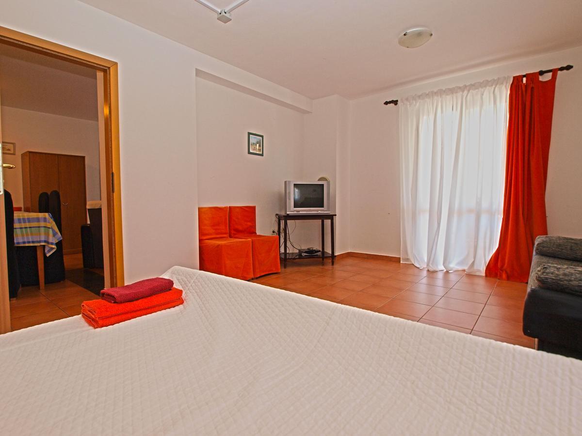 Apartments Marija 85 ฟาชานา ภายนอก รูปภาพ